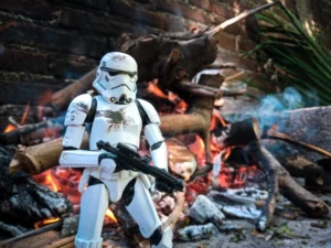 פרודיה על מלחמת הכוכבים של ראיין היגה (Nigahiga) - קרב חרבות אור ודמויות סטאר וורס.