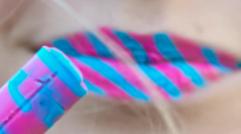 עשה זאת בעצמך שפתון וקרם שפתיים עשויים מממתקים