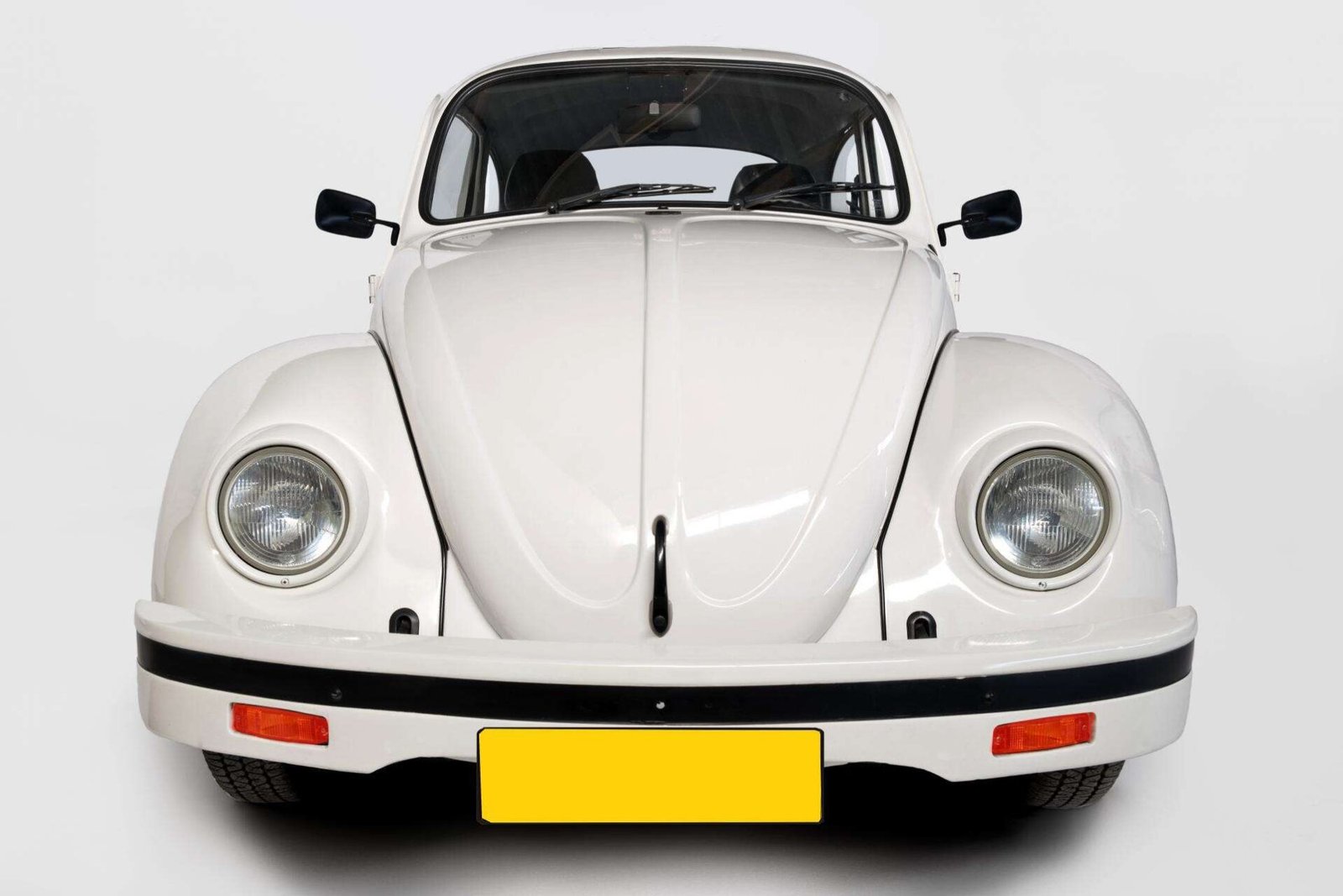 איך הפכה הפולקסווגן חיפושית מ- "מכונית העם" הנאצית לסמל של שלום