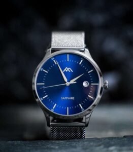 איך עובד שעון קוורץ – הטכנולוגיה הזעירה שמודדת זמן בדיוק מדהי