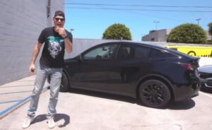 עד כמה קל לפרוץ טסלה