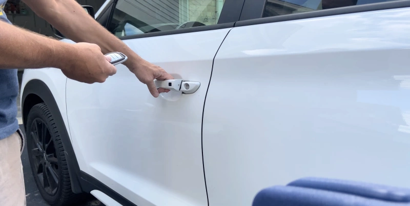 הטריק לפתיחת את הדלתות ולהתנעת הרכב כשהסוללה בשלט של יונדאי טוסון, קיה ספורטאז' או i30 נגמרה