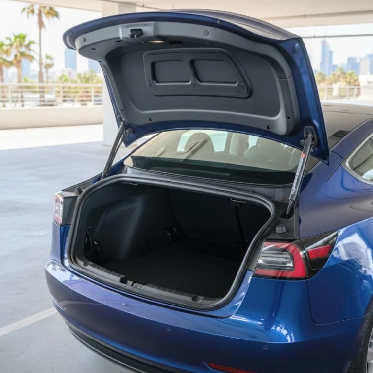 תא המטען של טסלה מודל 3 נסגר בחוזקה?