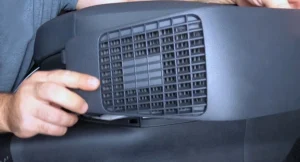 הסוללה ההיברידית מתחממת? האשם הוא כנראה פילטר האוורור הנסתר במושב האחורי.