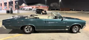 פונטיאק GTO קבריולט משנת 1964 רכב אספנות אמריקאי יוקרתי למכירה בארה"ב.