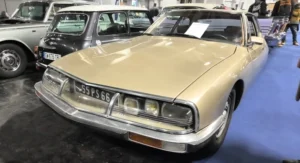 סיטרואן SM משנת 1970 מוצגת בתערוכת רטרומוביל פריז 2026 – קלאסיקה צרפתית עם עיצוב עתידני ומנוע V6