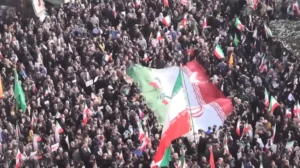 צילום אוויר של אלפי מפגינים איראנים ממלאים את השדרות המרכזיות בטהרן, ינואר 2026