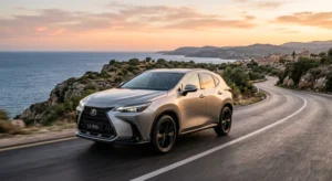 Lexus-NX רכב פנאי (SUV) יוקרתי בגודל בינוני, שמוצע בישראל עם מערכות הנעה מחושמלות (היברידית או היברידית פלאג-אין),