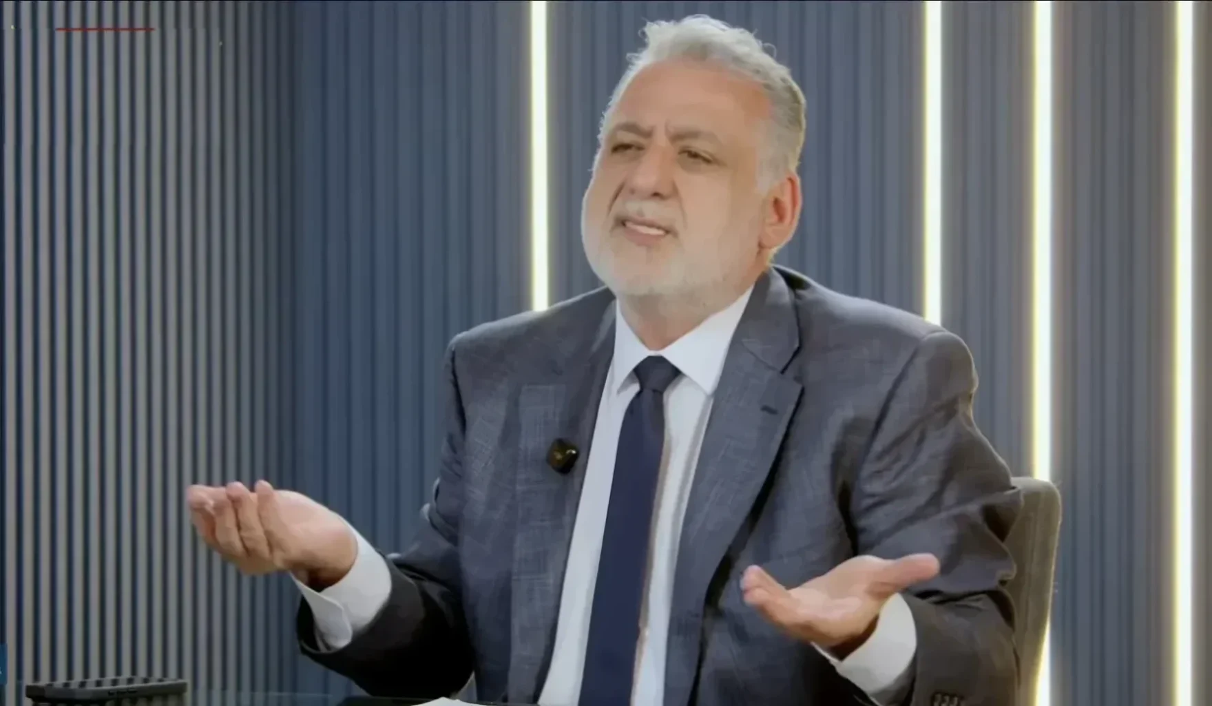 העיתונאי הלבנוני פארס ח'שאן בריאיון נוקב בערוץ LebanonOn על המלחמה בלבנון, חיזבאללה ואיראן.